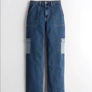 Hollister Ultra High-Rise Medium Wash Cargo Dad Jeans